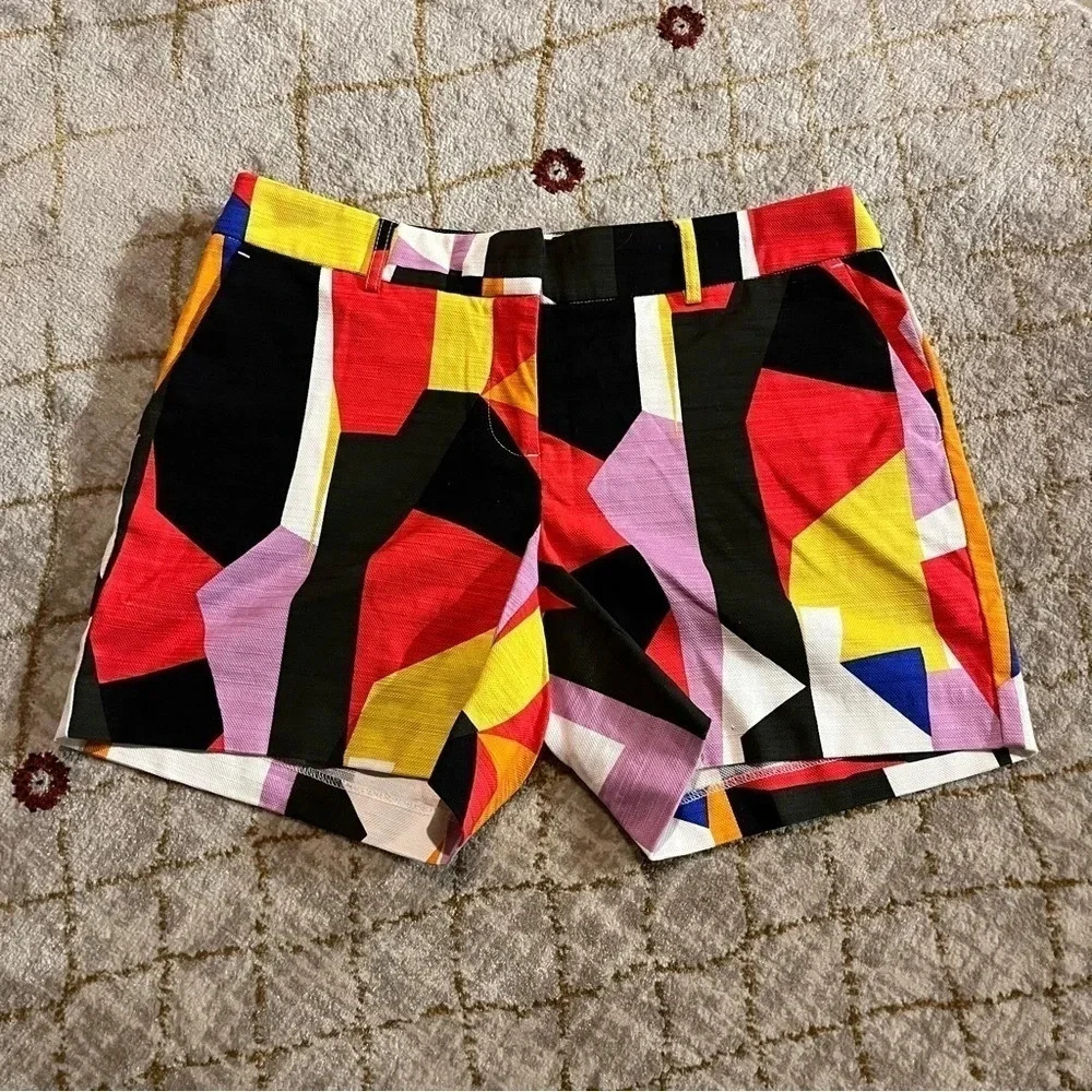 Halogen Shorts Women’s Size 6 Multicolor Abstract Art Flat Front